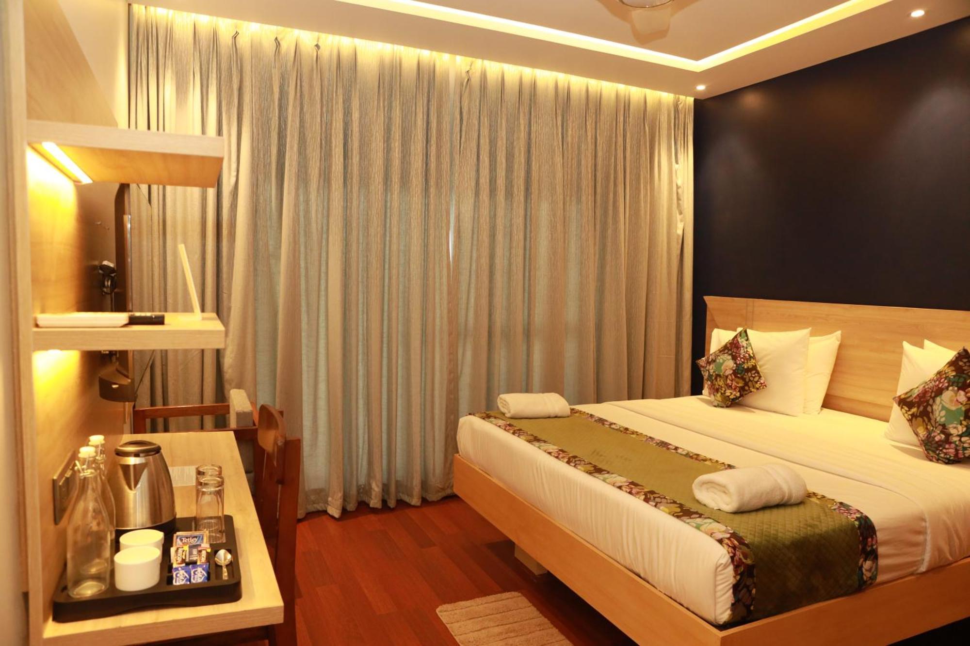 Gracias Cafe & Resort Morjim Luaran gambar