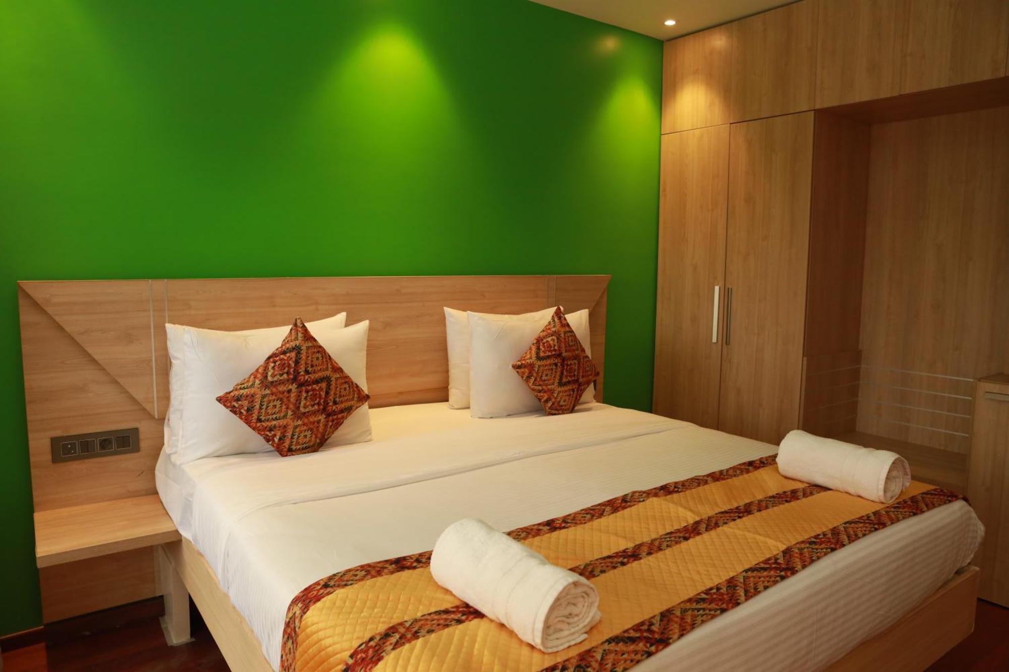 Gracias Cafe & Resort Morjim Luaran gambar
