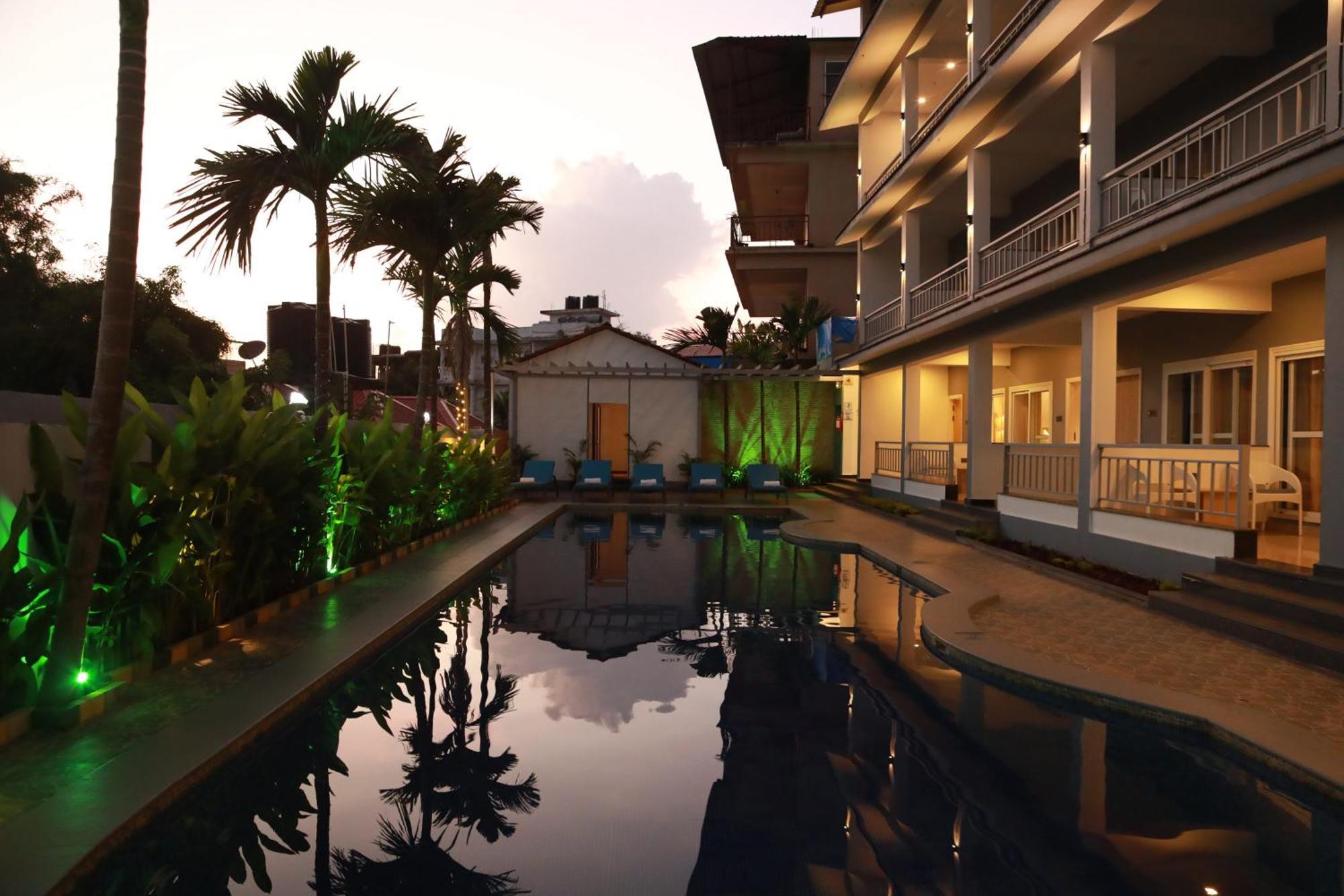 Gracias Cafe & Resort Morjim Luaran gambar