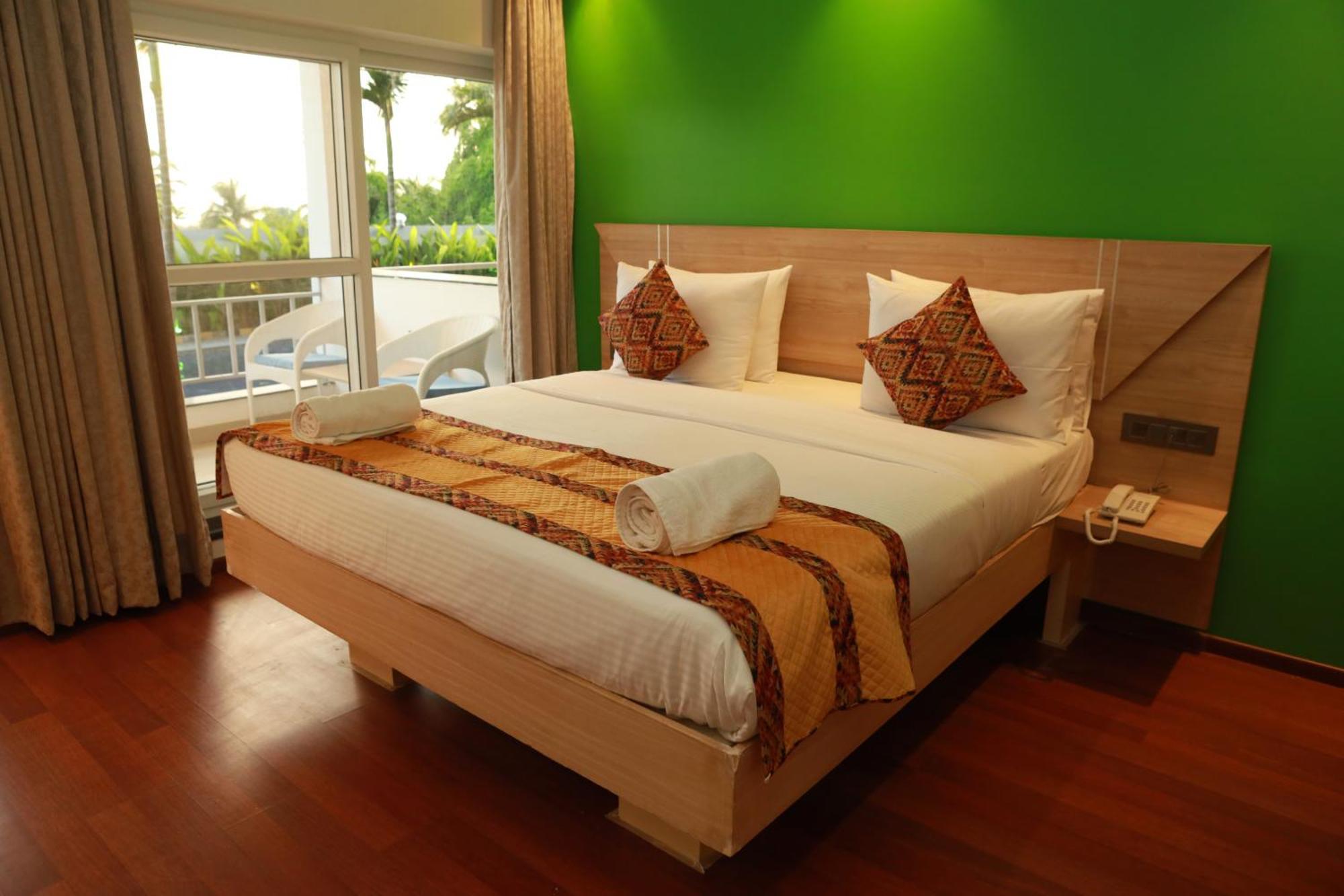 Gracias Cafe & Resort Morjim Luaran gambar