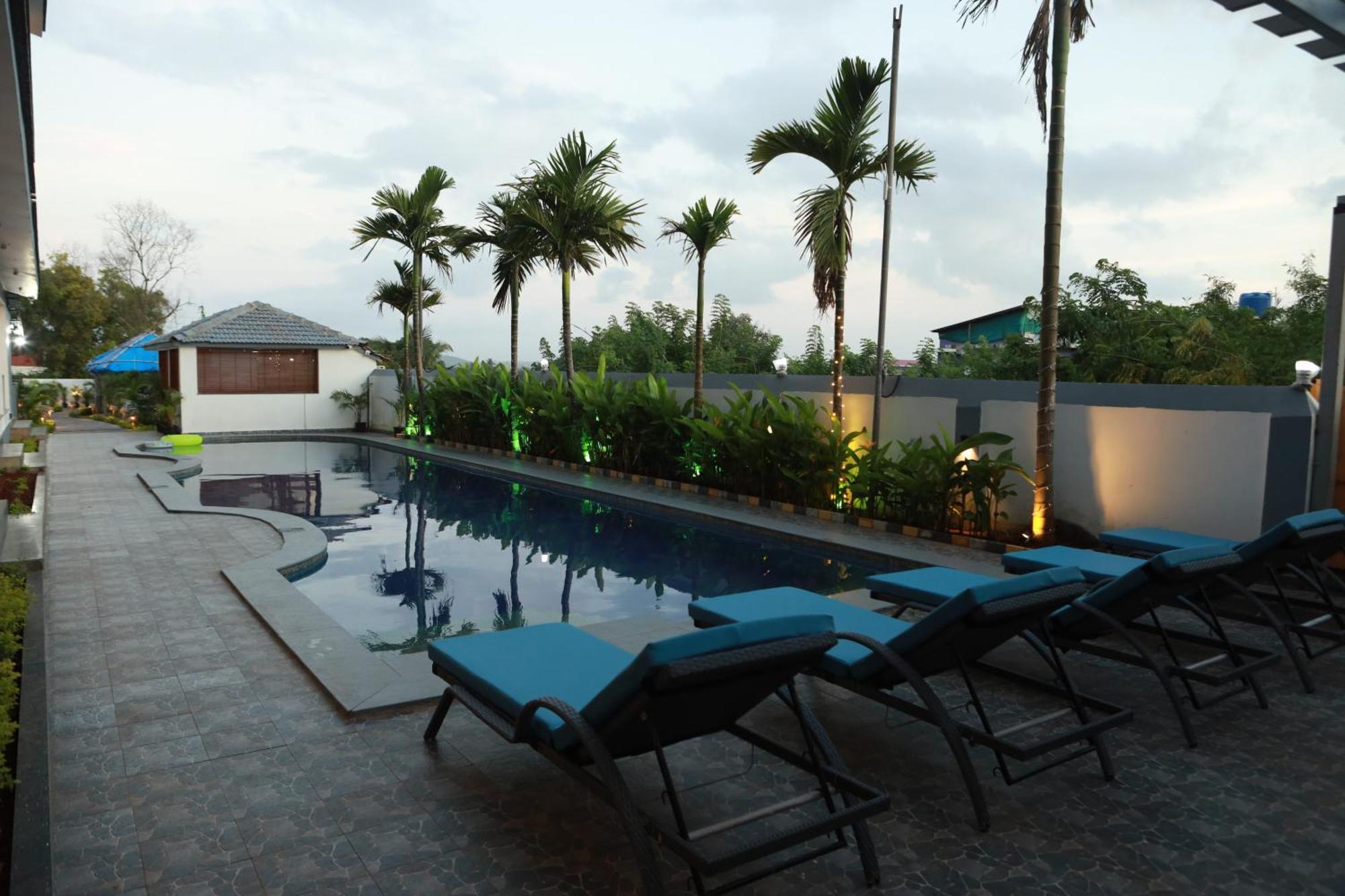 Gracias Cafe & Resort Morjim Luaran gambar