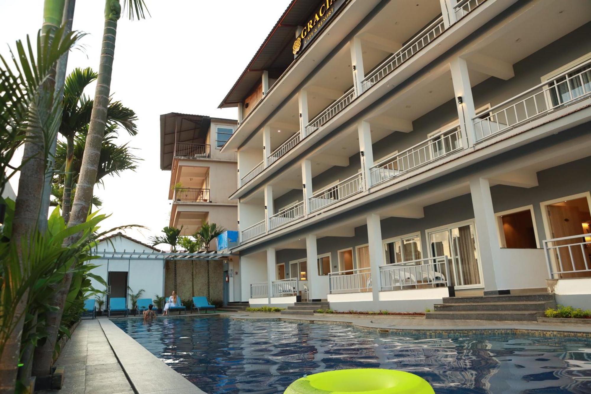 Gracias Cafe & Resort Morjim Luaran gambar