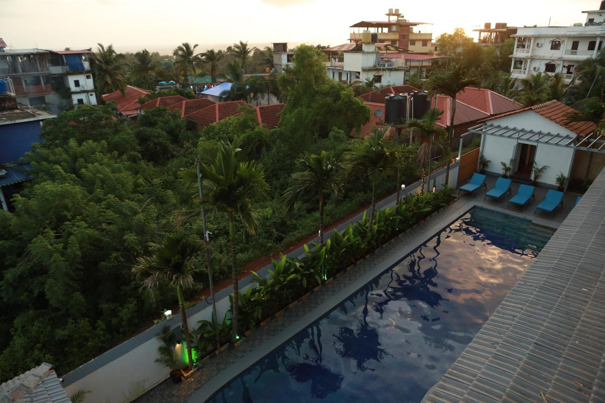 Gracias Cafe & Resort Morjim Luaran gambar