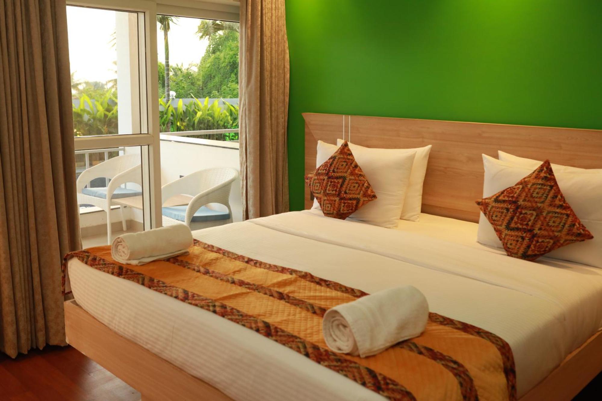 Gracias Cafe & Resort Morjim Luaran gambar